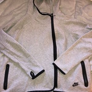 NIKE ZIP UP HOODIE